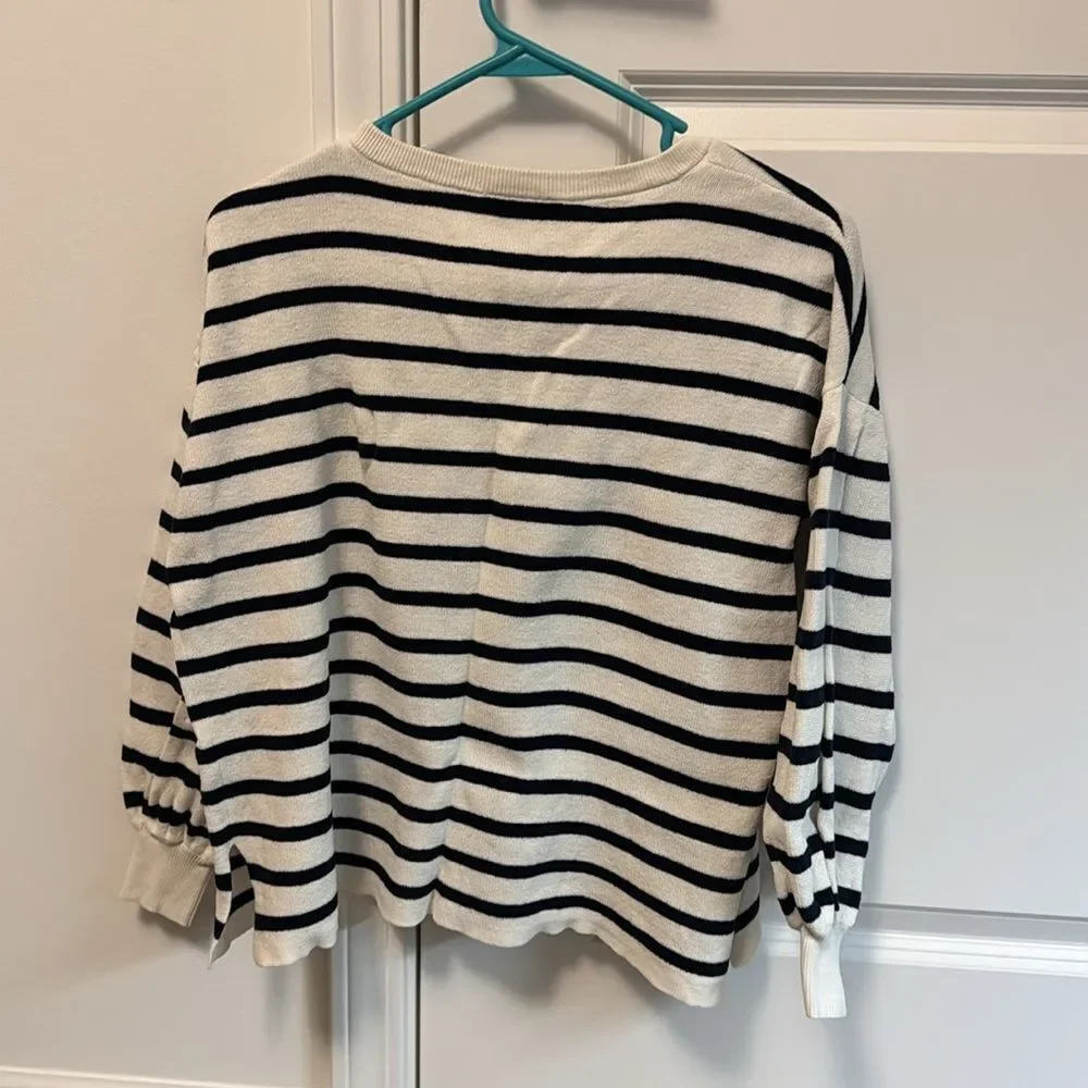 Loft Sweater - Picture 4 of 4
